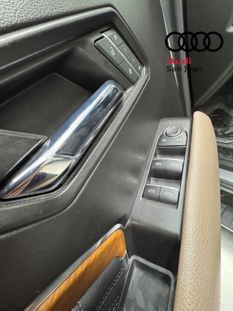 Used 2023 GMC Canyon Denali AWD/4WD image 30