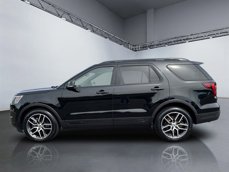 Used 2018 Ford Explorer Sport w/ Equipment Group 401A AWD/4WD image 2