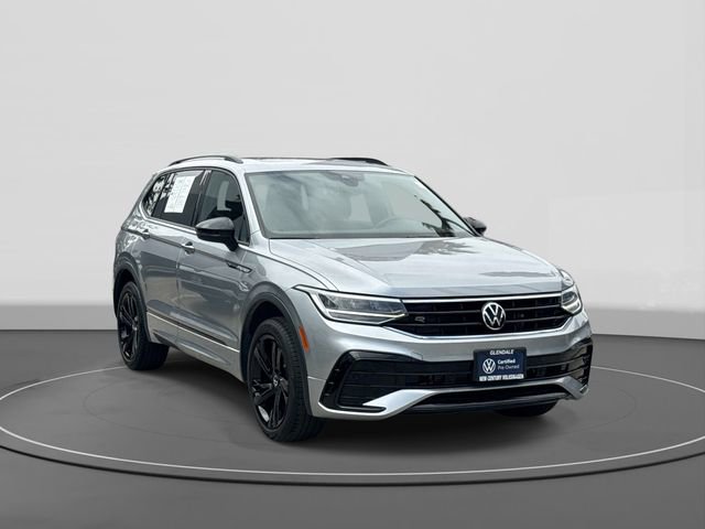 Certified 2023 Volkswagen Tiguan SE R-Line FWD image 1