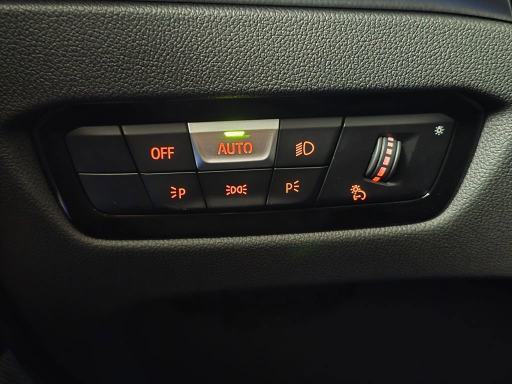 New 2026 BMW 330i xDrive Sedan w/ M Sport Package AWD/4WD image 37