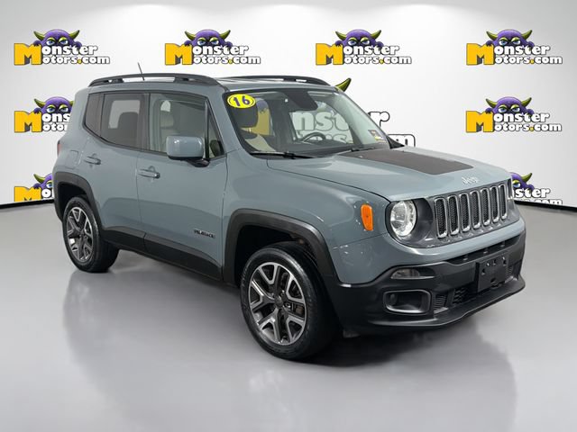 Used 2016 Jeep Renegade Latitude w/ Popular Equipment Group AWD/4WD image 3