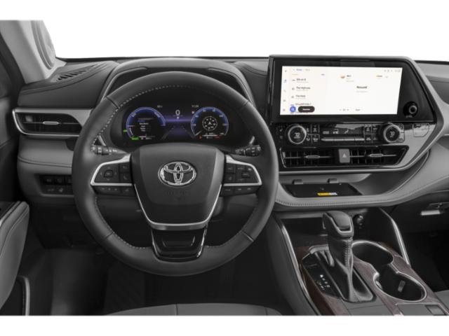 Certified 2025 Toyota Highlander Platinum image 8