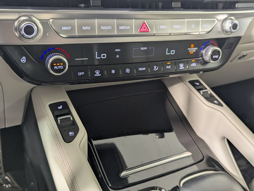 Used 2024 Kia Telluride SX Prestige w/ Towing Package AWD/4WD image 19