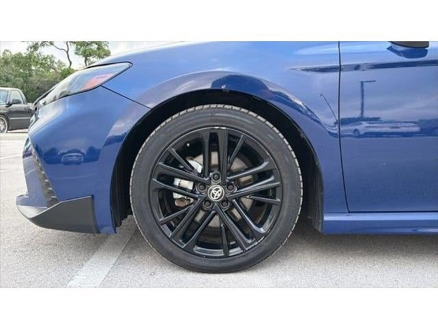 Used 2025 Toyota Camry SE FWD image 12