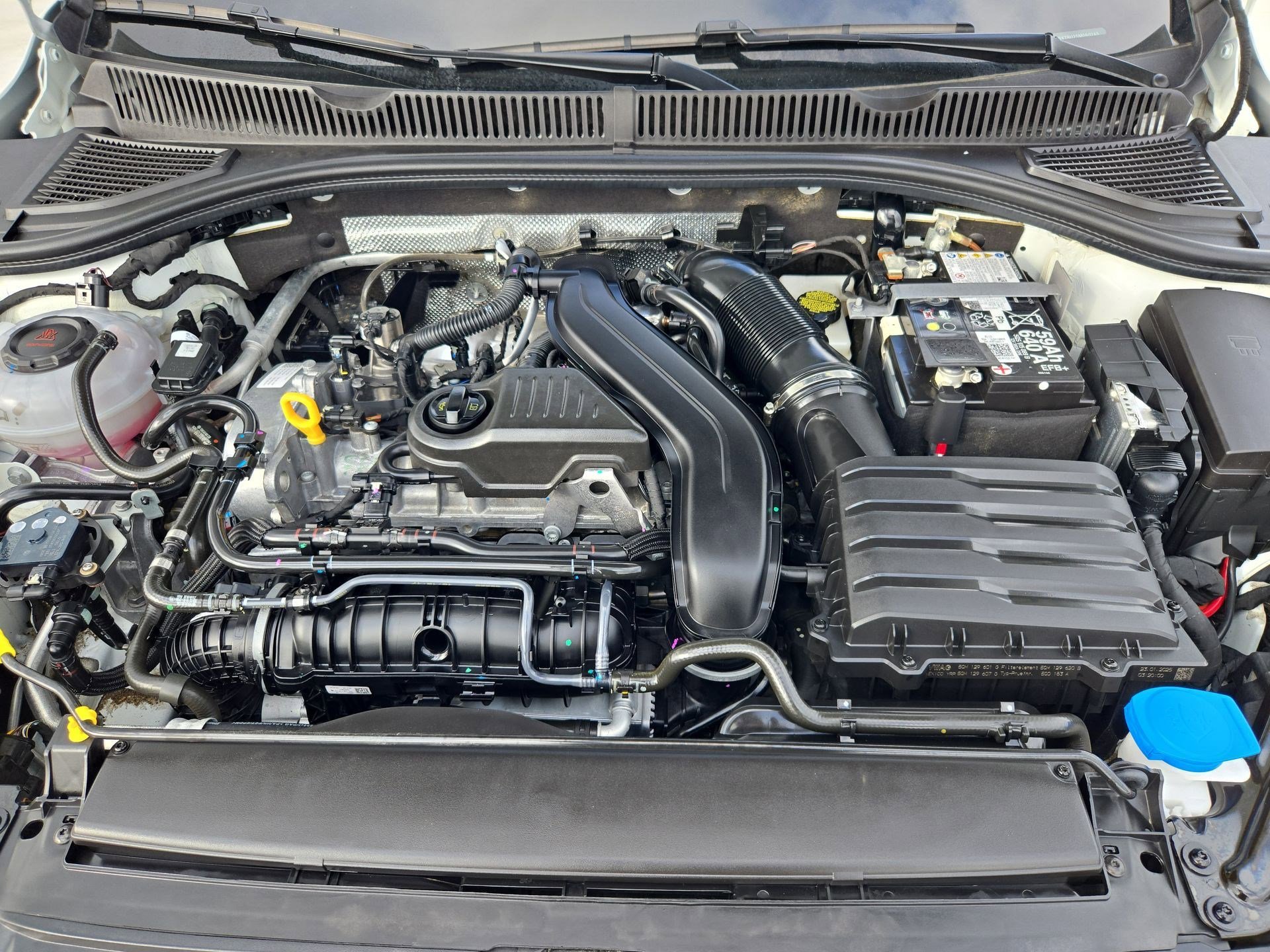 Used 2025 Volkswagen Jetta Sport image 32