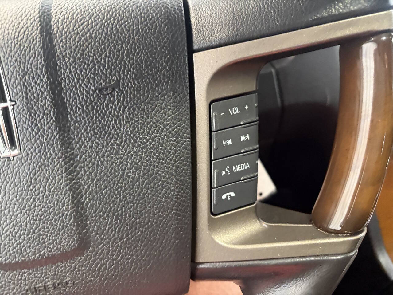 Used 2014 Lincoln Navigator L 4WD image 20