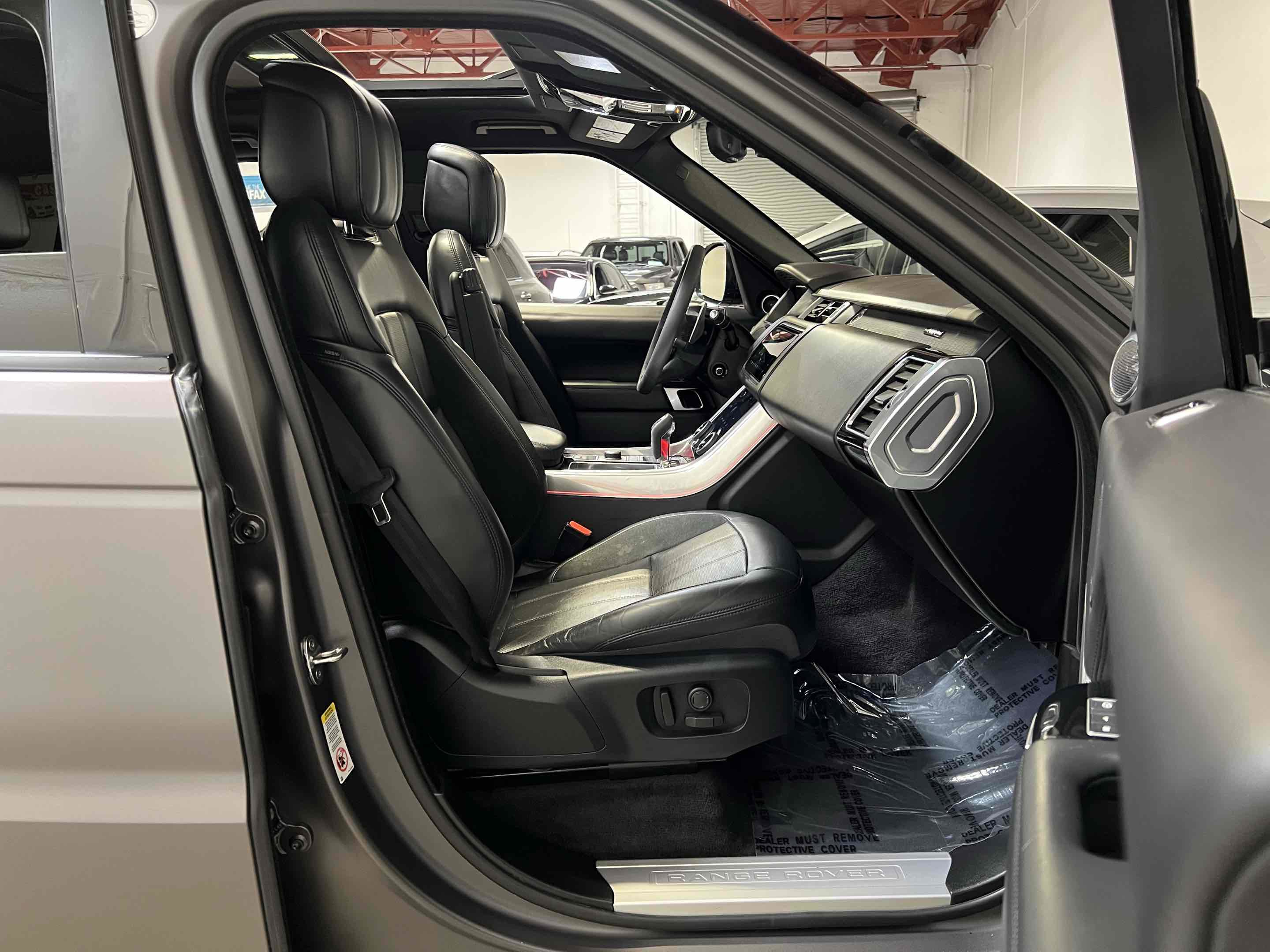 Used 2020 Land Rover Range Rover Sport HST image 29