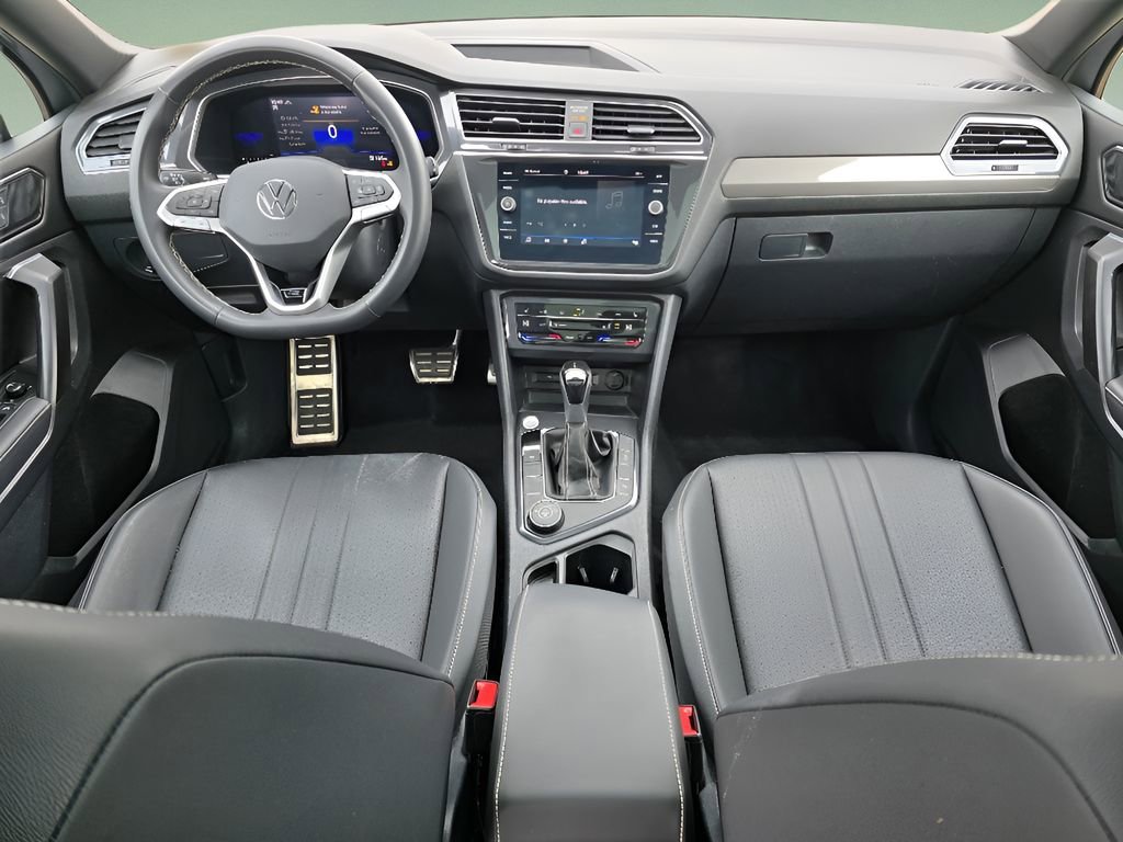 Used 2023 Volkswagen Tiguan SE R-Line image 26