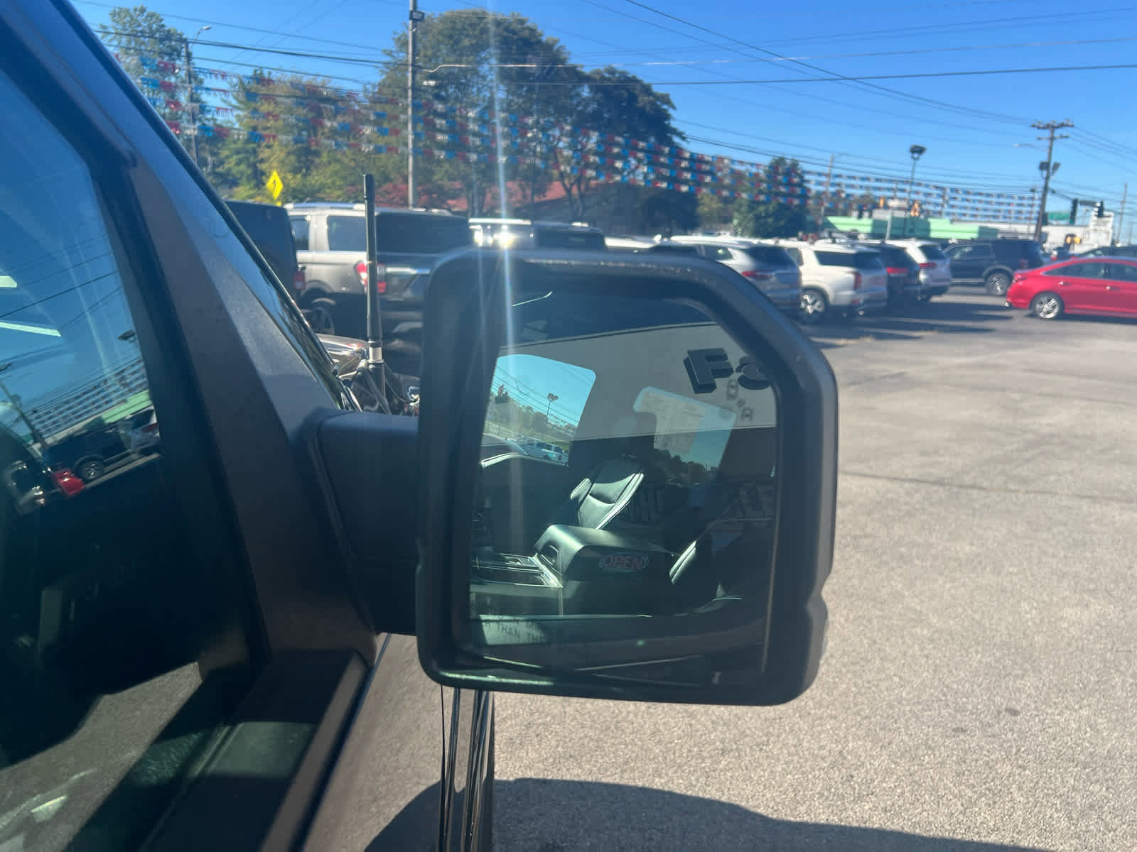 Used 2017 Ford F150 Lariat image 7