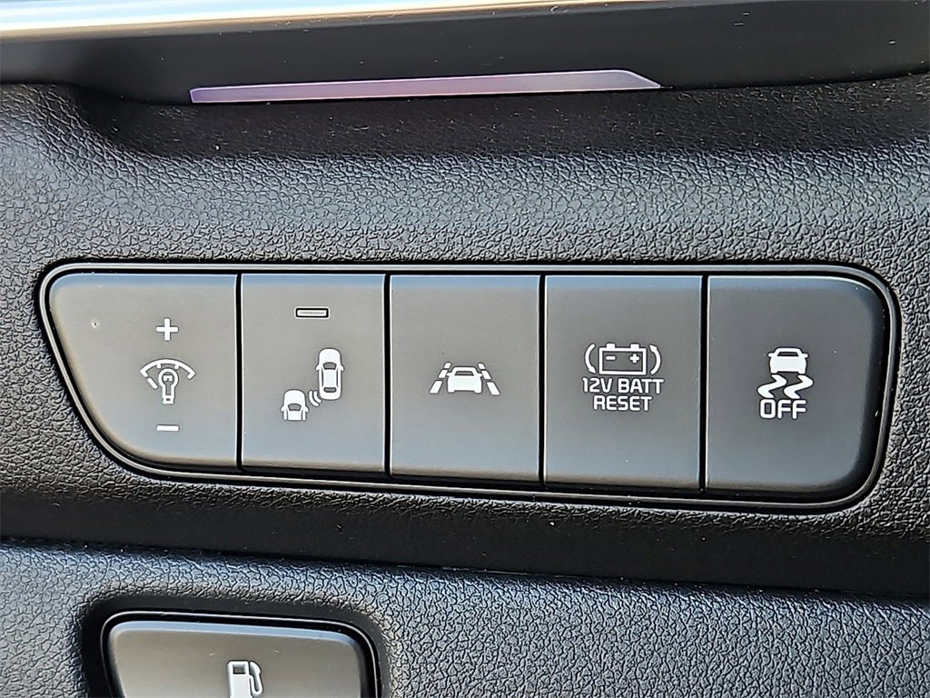 Certified 2022 Kia Niro LXS image 23