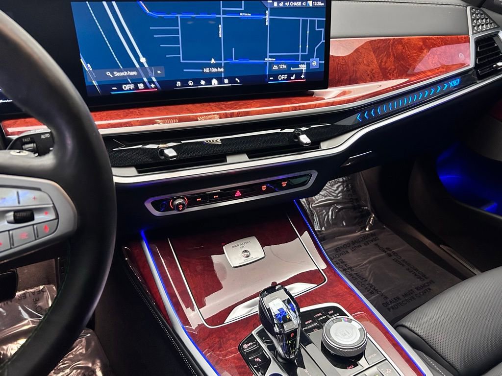 Used 2024 BMW ALPINA XB7 image 36