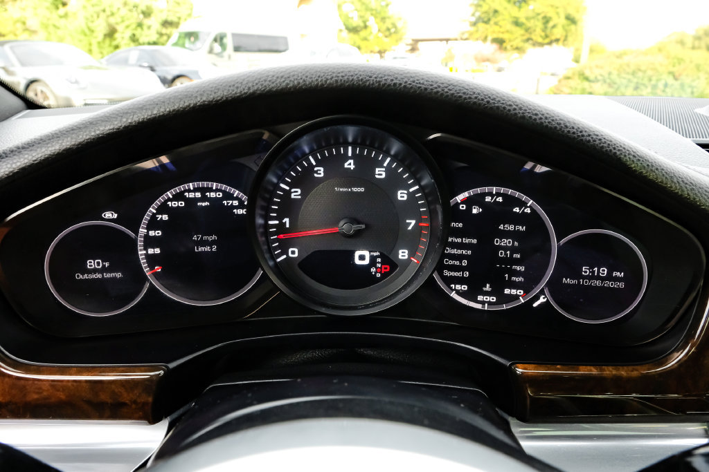 Used 2018 Porsche Panamera 4 AWD/4WD image 16