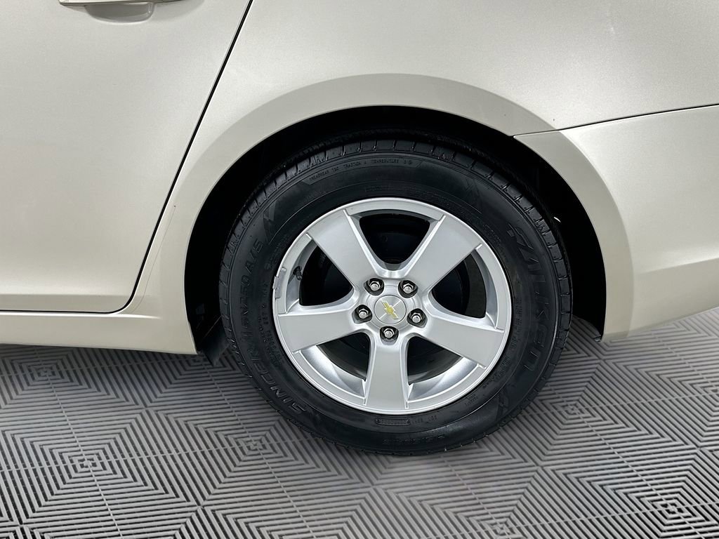 Used 2014 Chevrolet Cruze LT image 26