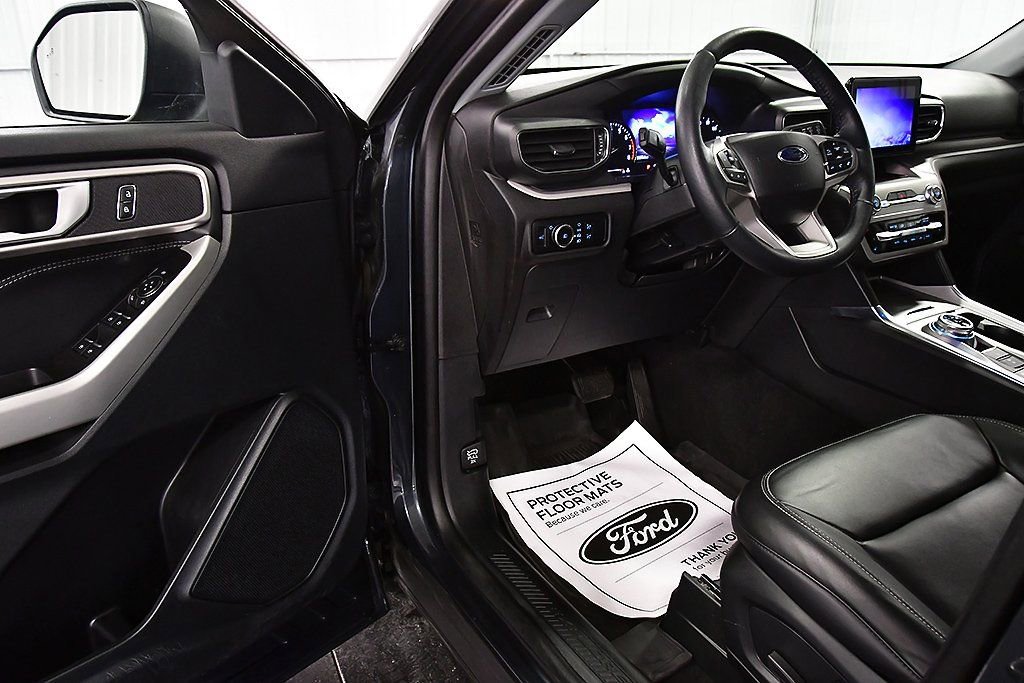 Used 2023 Ford Explorer XLT w/ Equipment Group 202A image 17