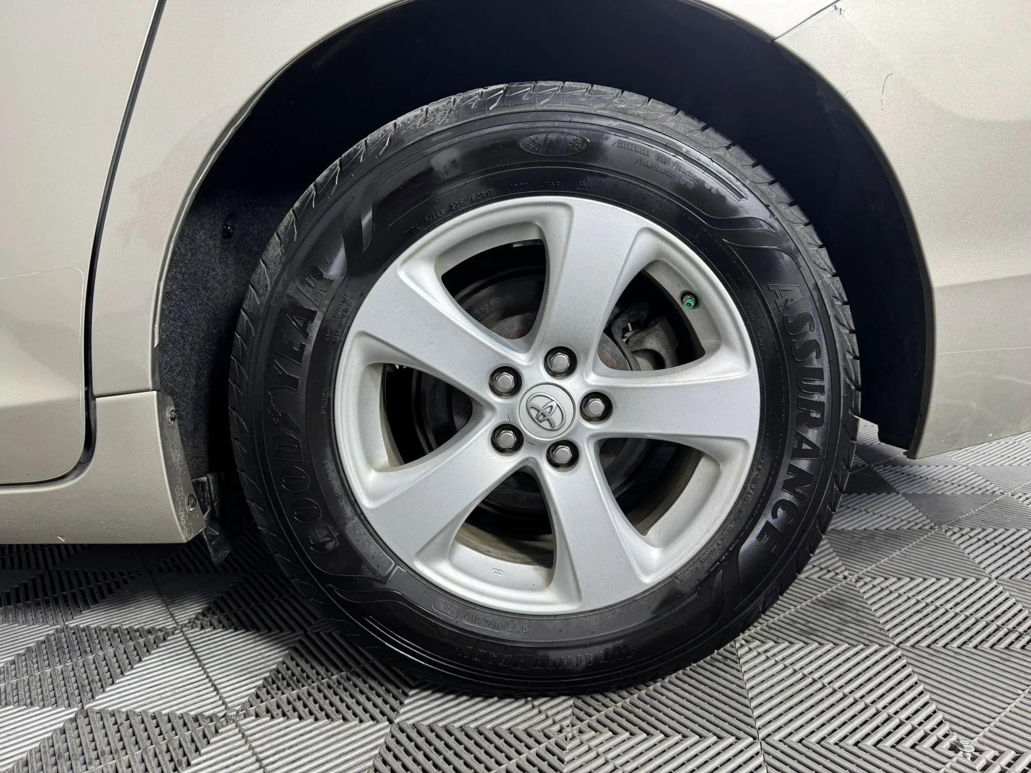 Used 2015 Toyota Sienna LE image 41