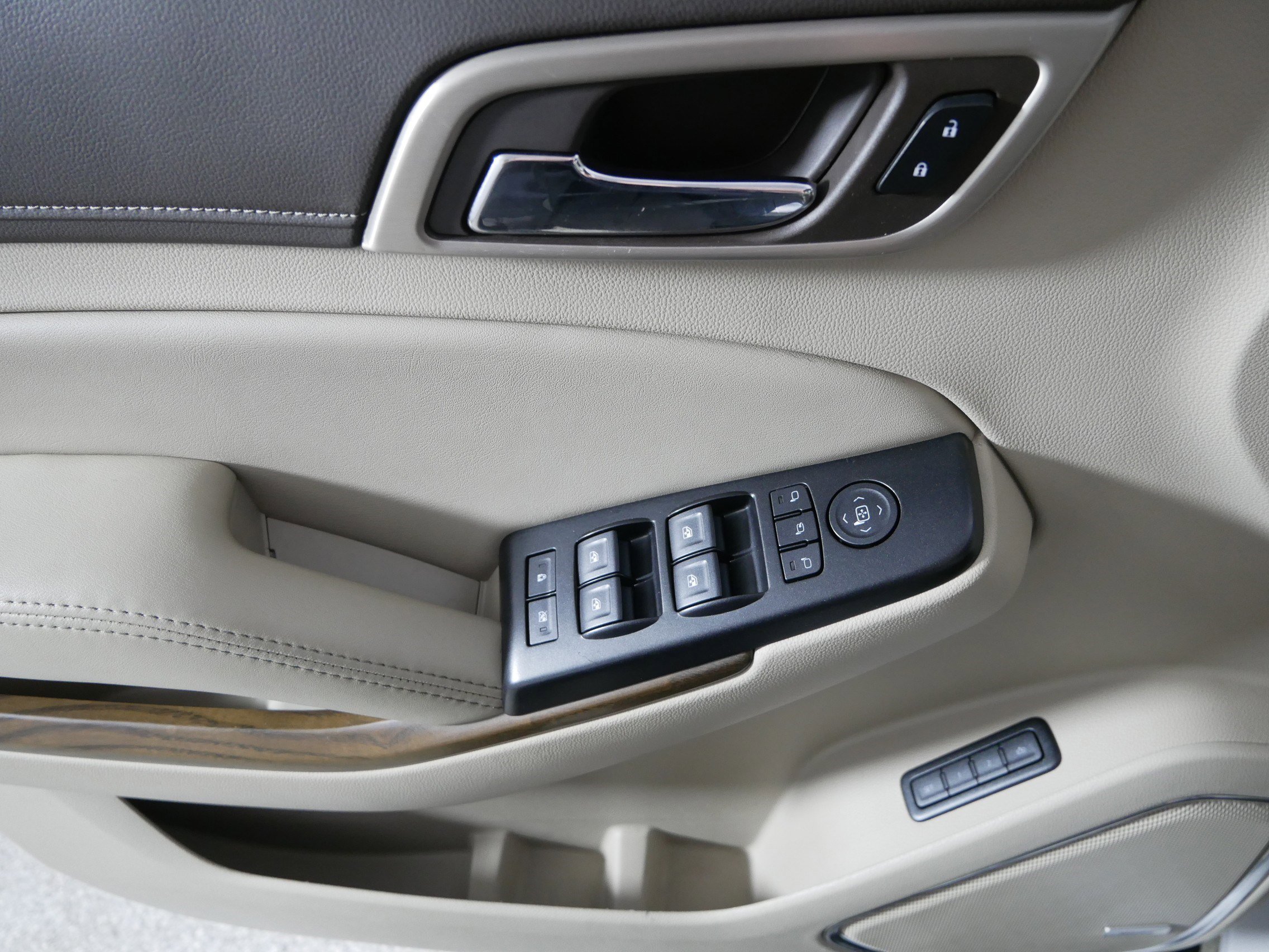 Used 2019 GMC Yukon XL Denali w/ Denali Ultimate Package image 19