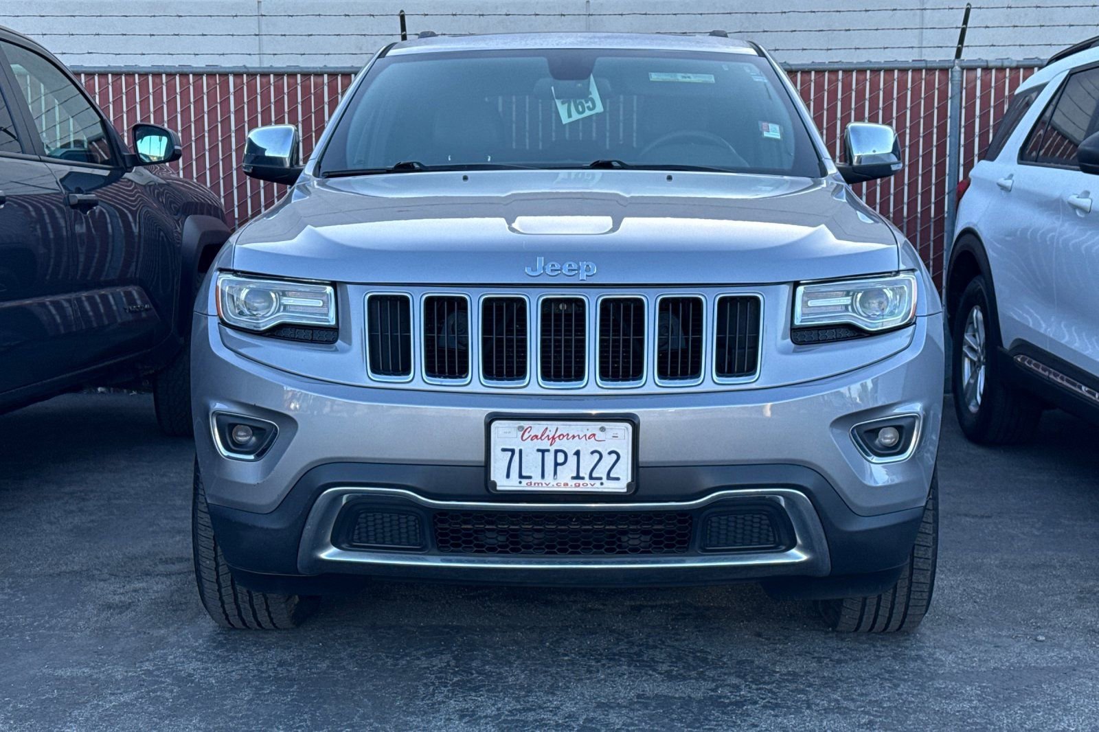 Used 2015 Jeep Grand Cherokee Limited w/ Luxury Group II image 3