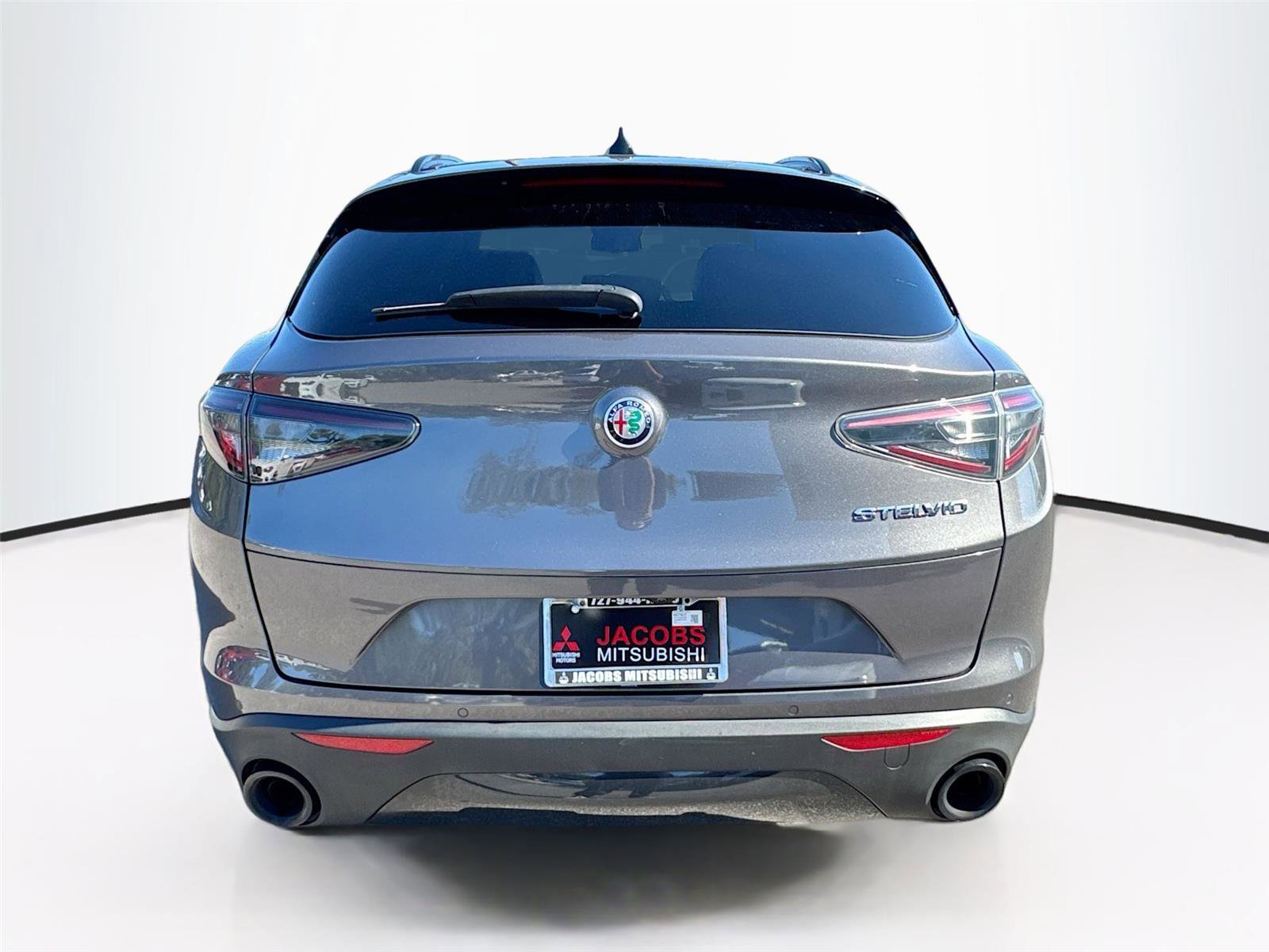 Used 2024 Alfa Romeo Stelvio Sprint image 6