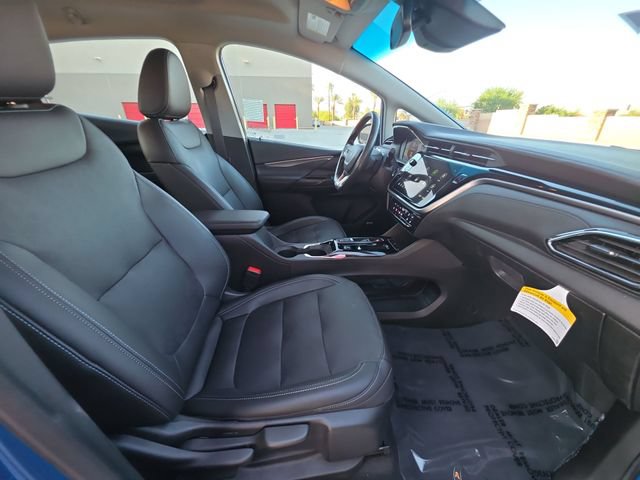 Used 2023 Chevrolet Bolt LT w/ Infotainment Package FWD image 26