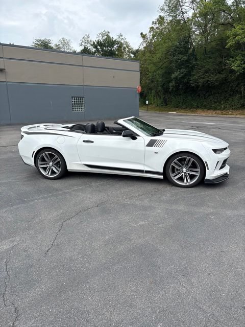 Used 2018 Chevrolet Camaro LT w/ RS Package RWD image 4