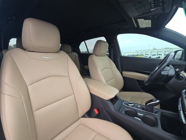 Used 2024 Cadillac XT4 Luxury w/ Cold Weather Package image 20