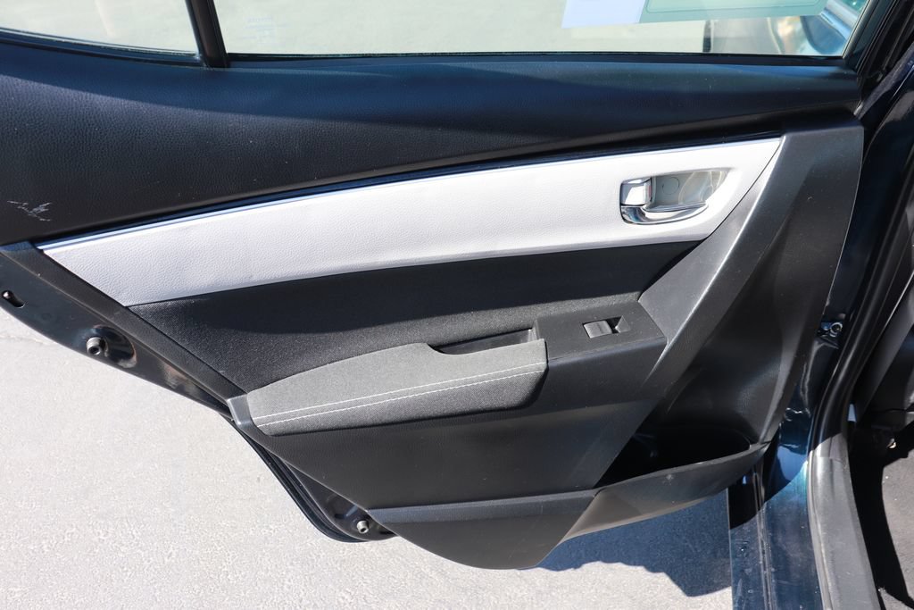 Used 2017 Toyota Corolla LE w/ Carpet Mat Package (TMS) FWD image 15