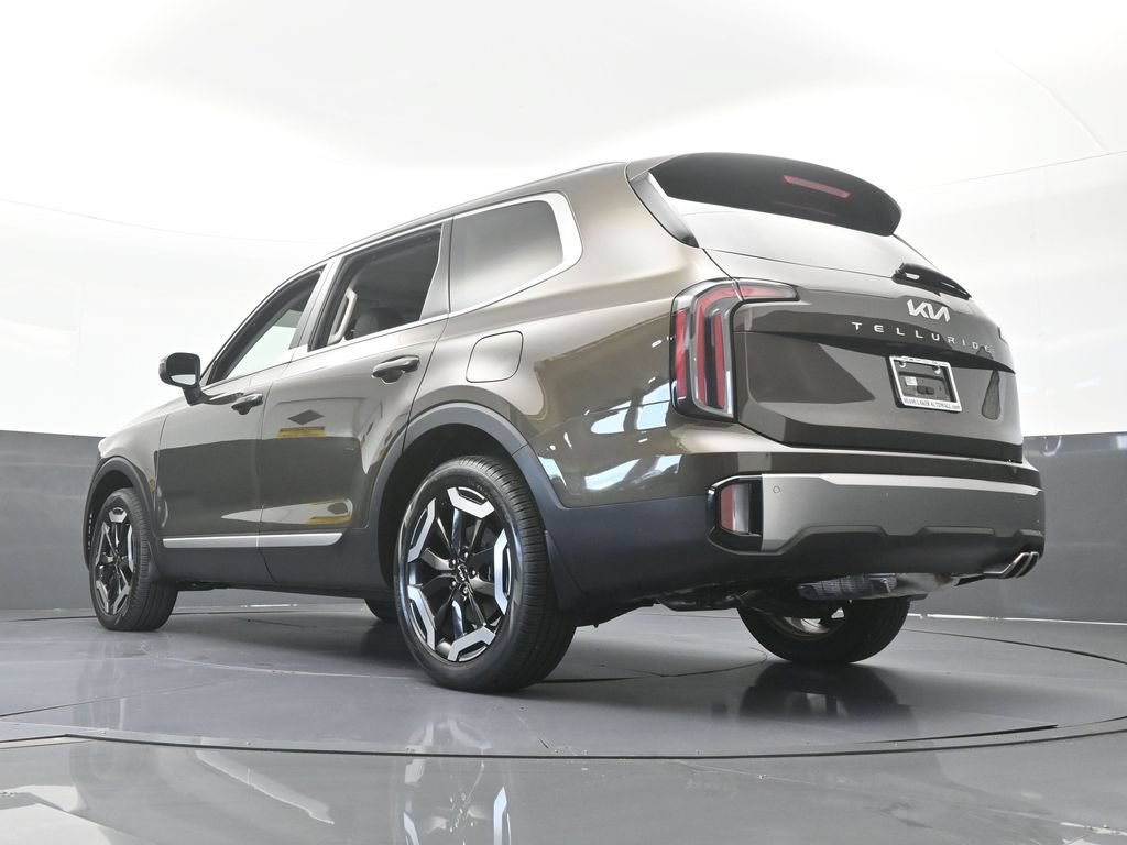 Used 2025 Kia Telluride EX w/ EX Captain's Chair Package FWD image 62