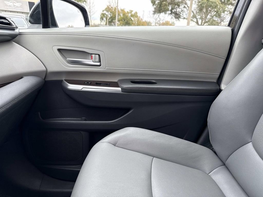 Used 2023 Toyota Sienna XLE image 26