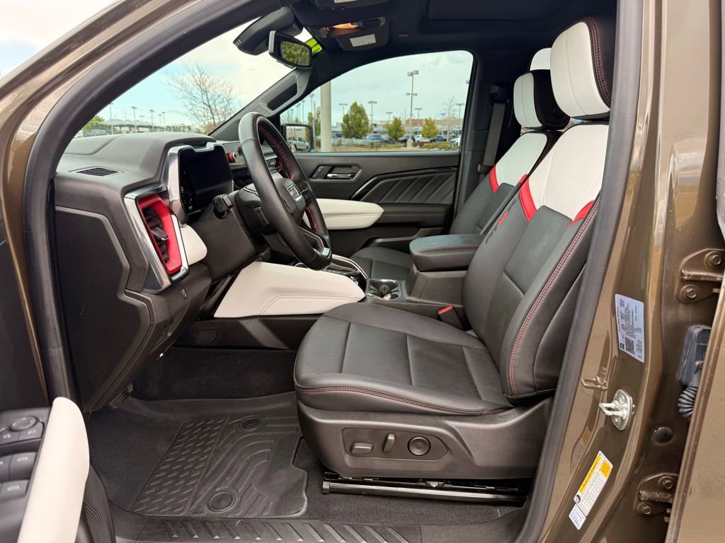 Used 2024 GMC Canyon AT4X AWD/4WD image 13