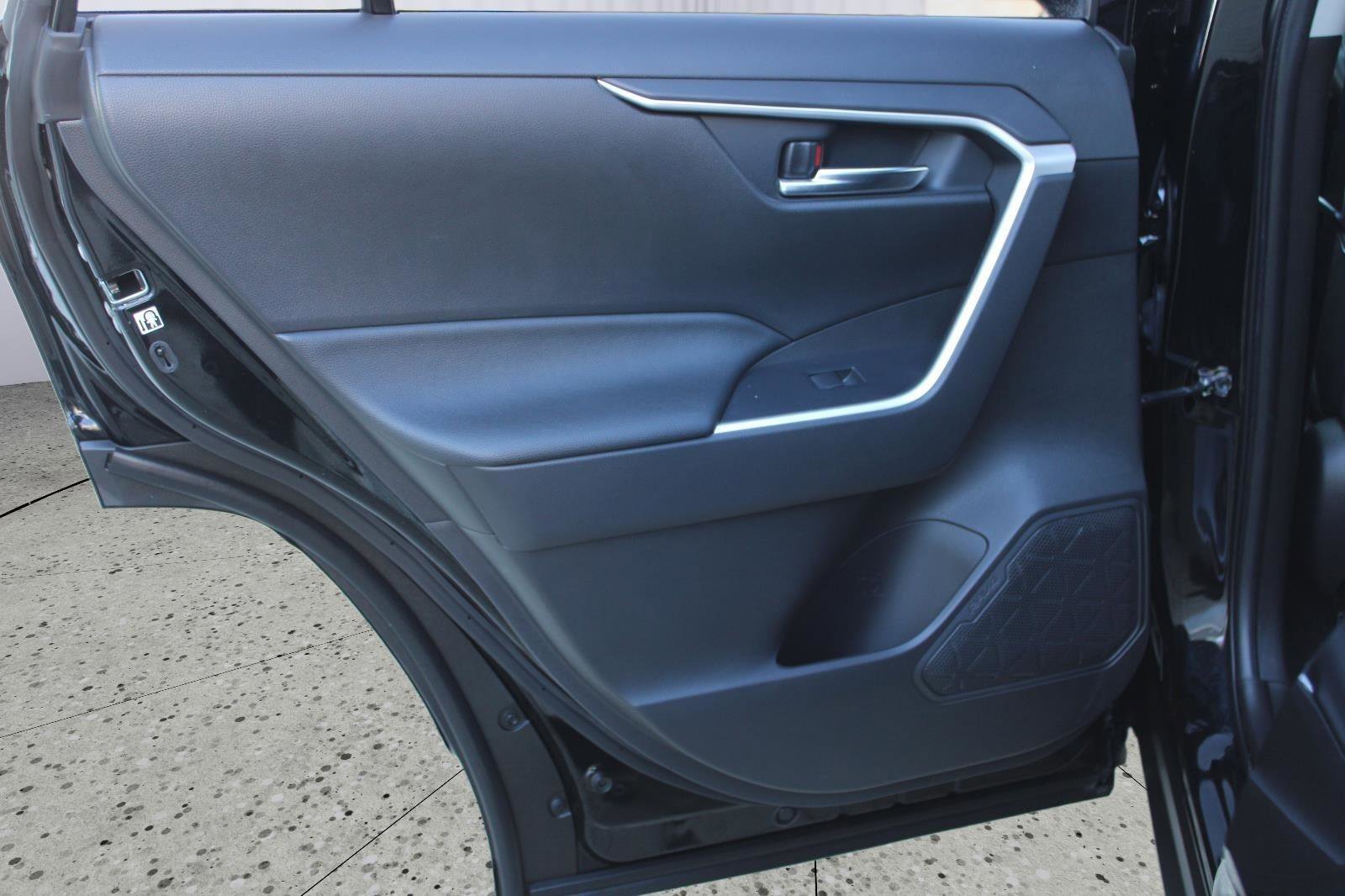 Used 2021 Toyota RAV4 AWD Hybrid image 42