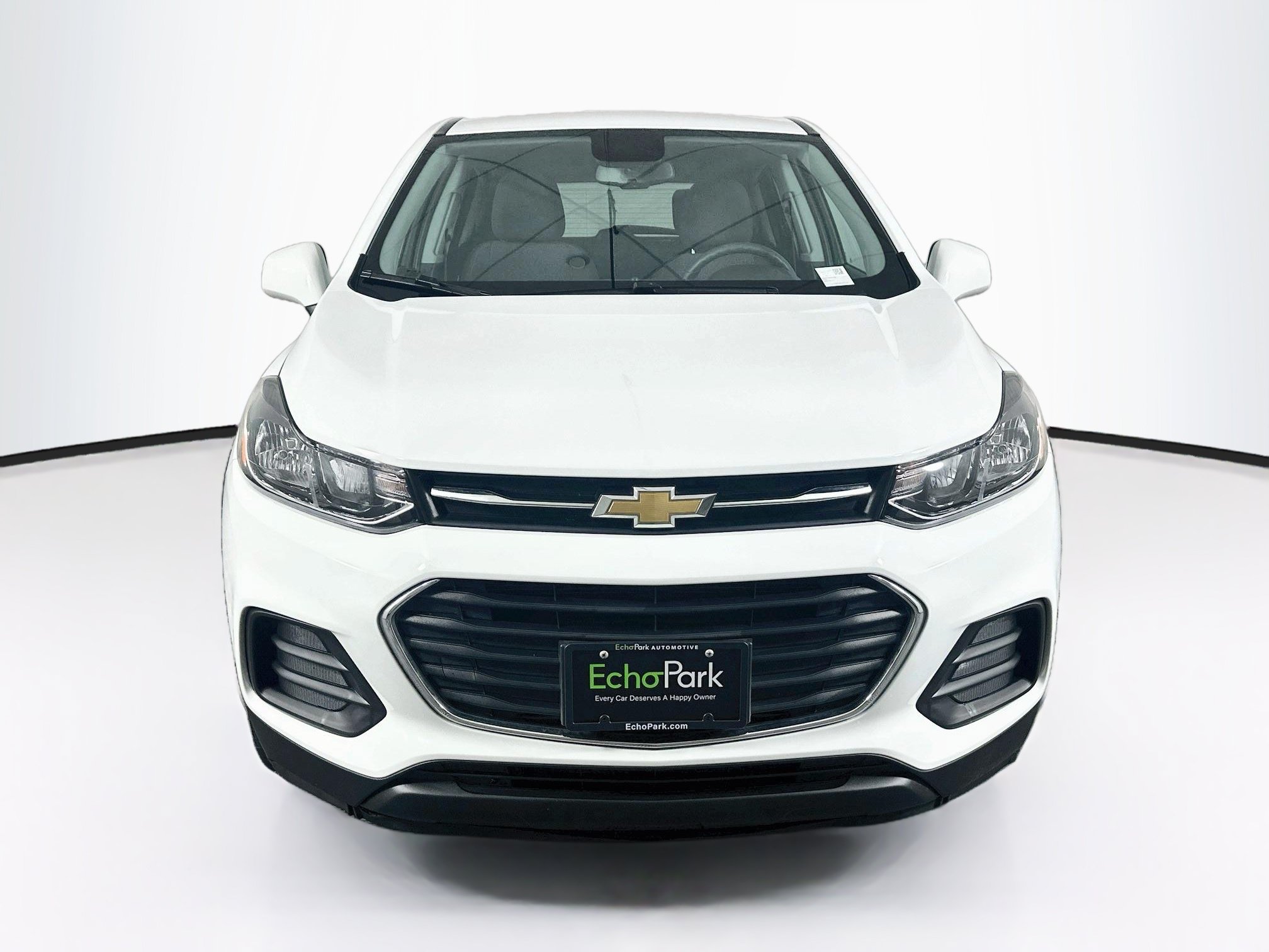 Used 2022 Chevrolet Trax LS w/ Tint and Cruise Package FWD image 2