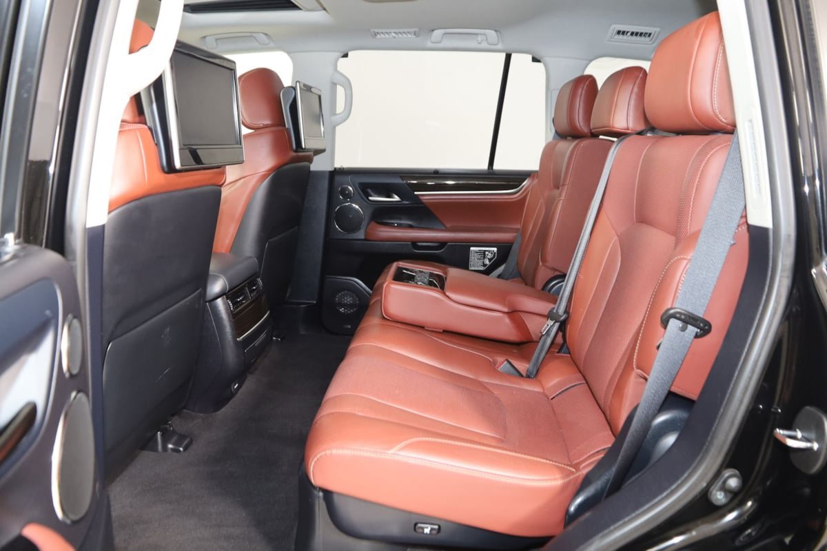 Used 2020 Lexus LX 570 4WD w/ Luxury Package image 53