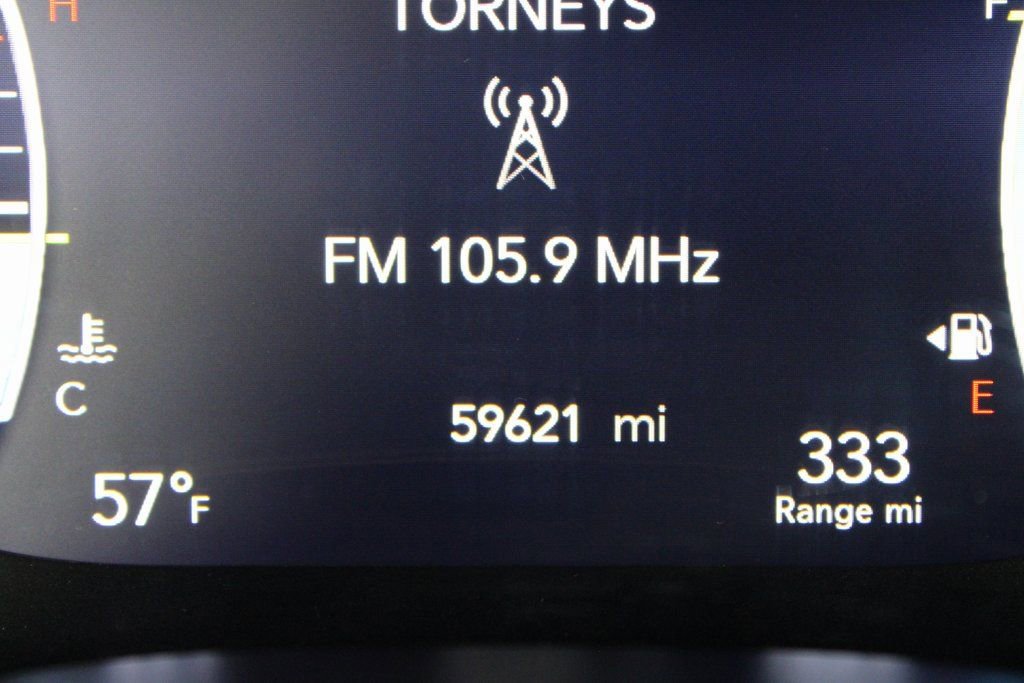 Used 2024 Chrysler Pacifica Touring-L image 25