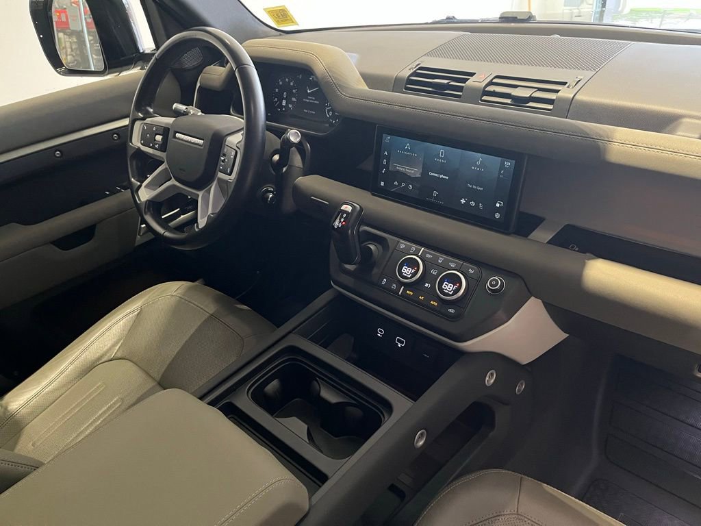 Used 2022 Land Rover Defender 110 SE AWD/4WD image 41