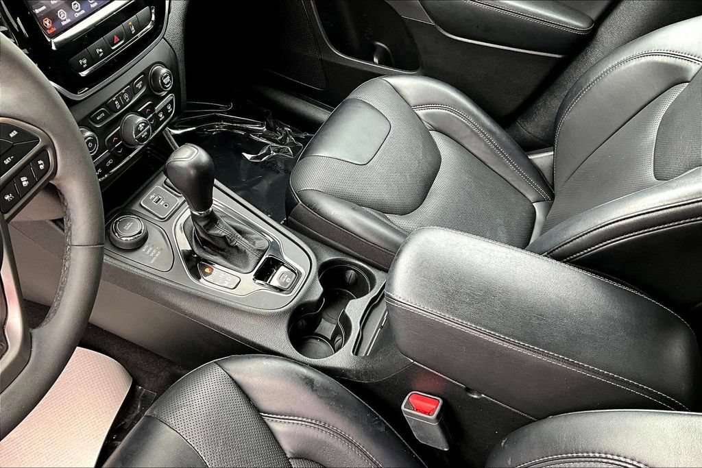 Used 2022 Jeep Cherokee Limited AWD/4WD image 18