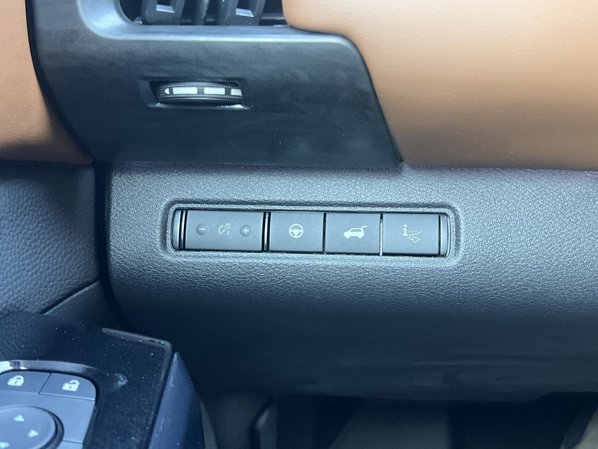 New 2026 Nissan Pathfinder Platinum FWD image 13