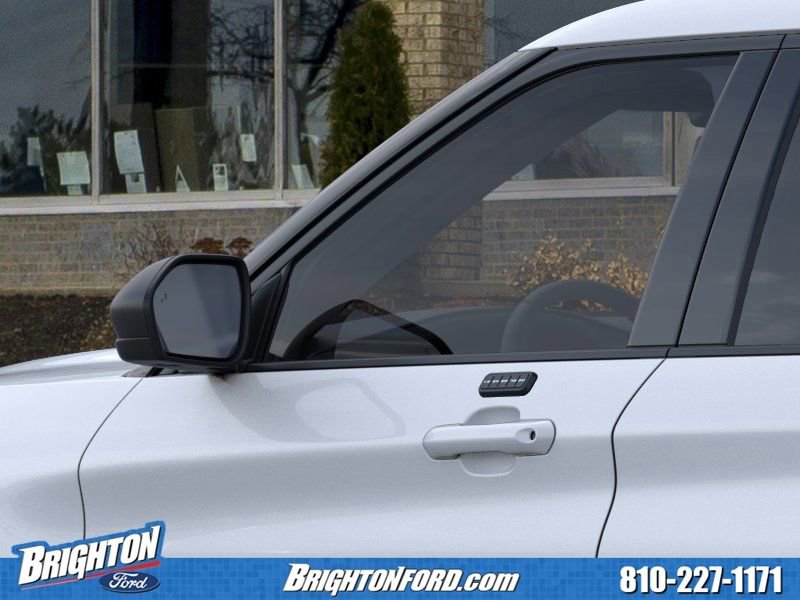 Used 2026 Ford Explorer Active AWD/4WD image 21