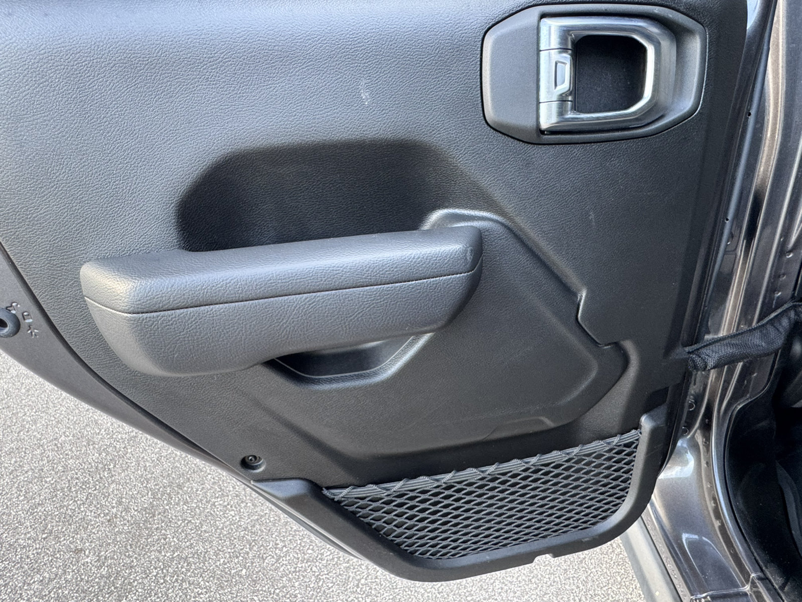 Used 2025 Jeep Wrangler Willys AWD/4WD image 22