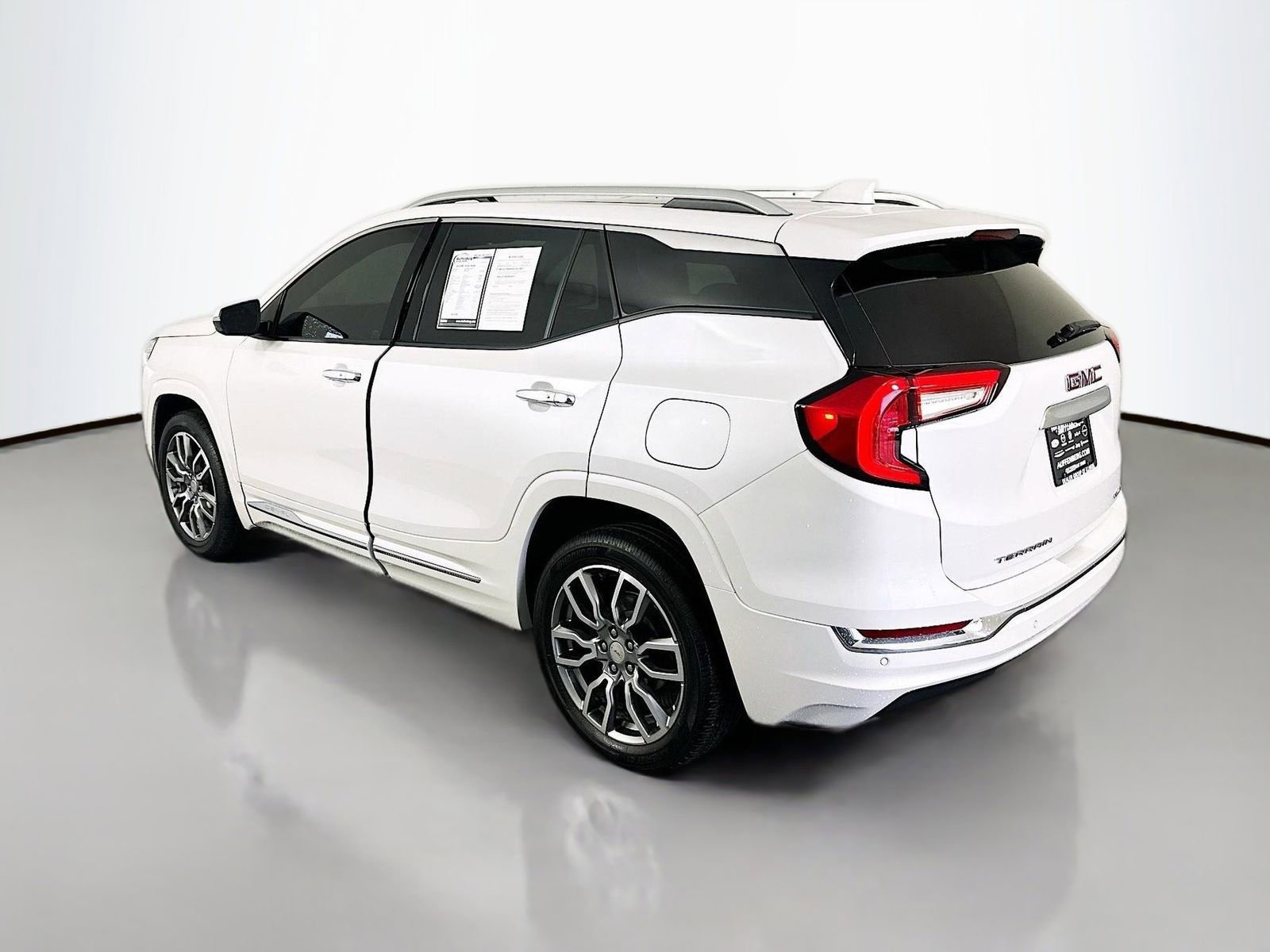 Used 2024 GMC Terrain Denali AWD/4WD image 5