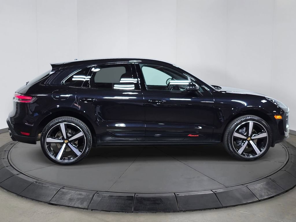 Used 2025 Porsche Macan image 8
