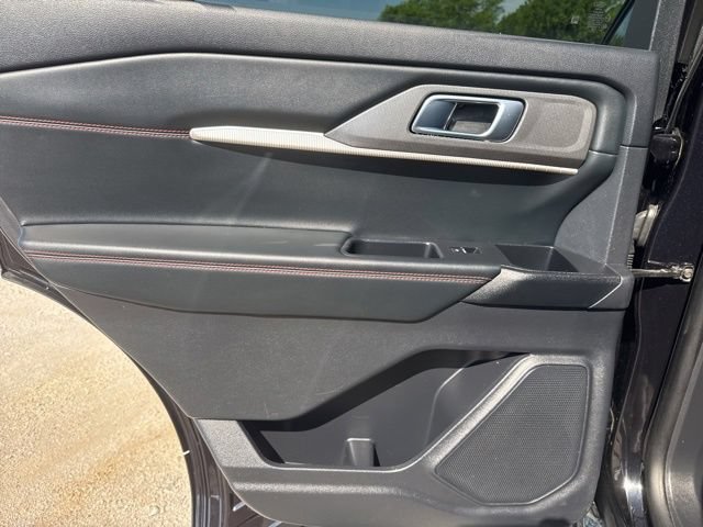 Used 2025 Ford Explorer ST-Line w/ ST-Line Street Pack AWD/4WD image 25