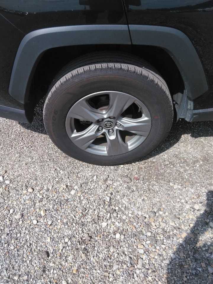 Used 2024 Toyota RAV4 XLE AWD/4WD image 6