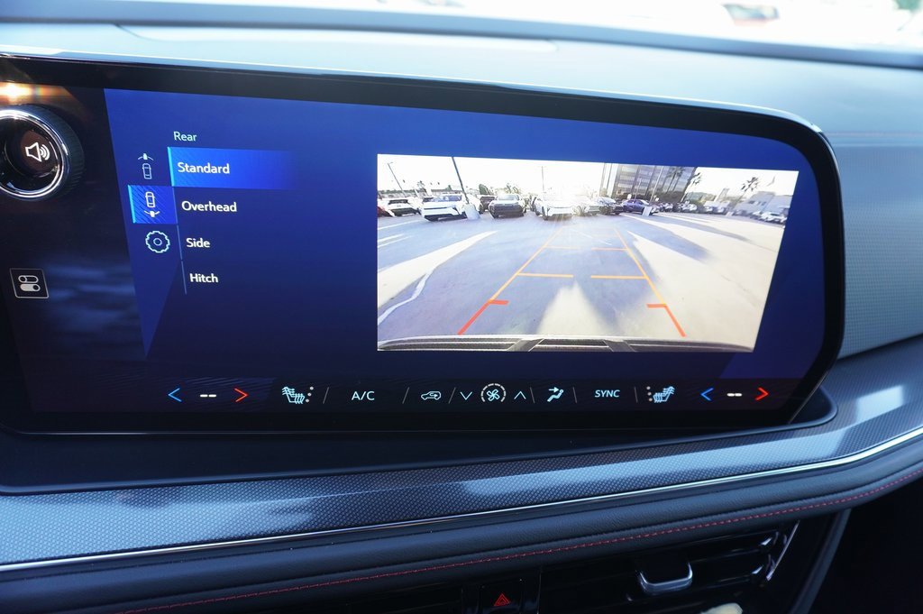 Used 2025 Chevrolet Suburban RST image 19