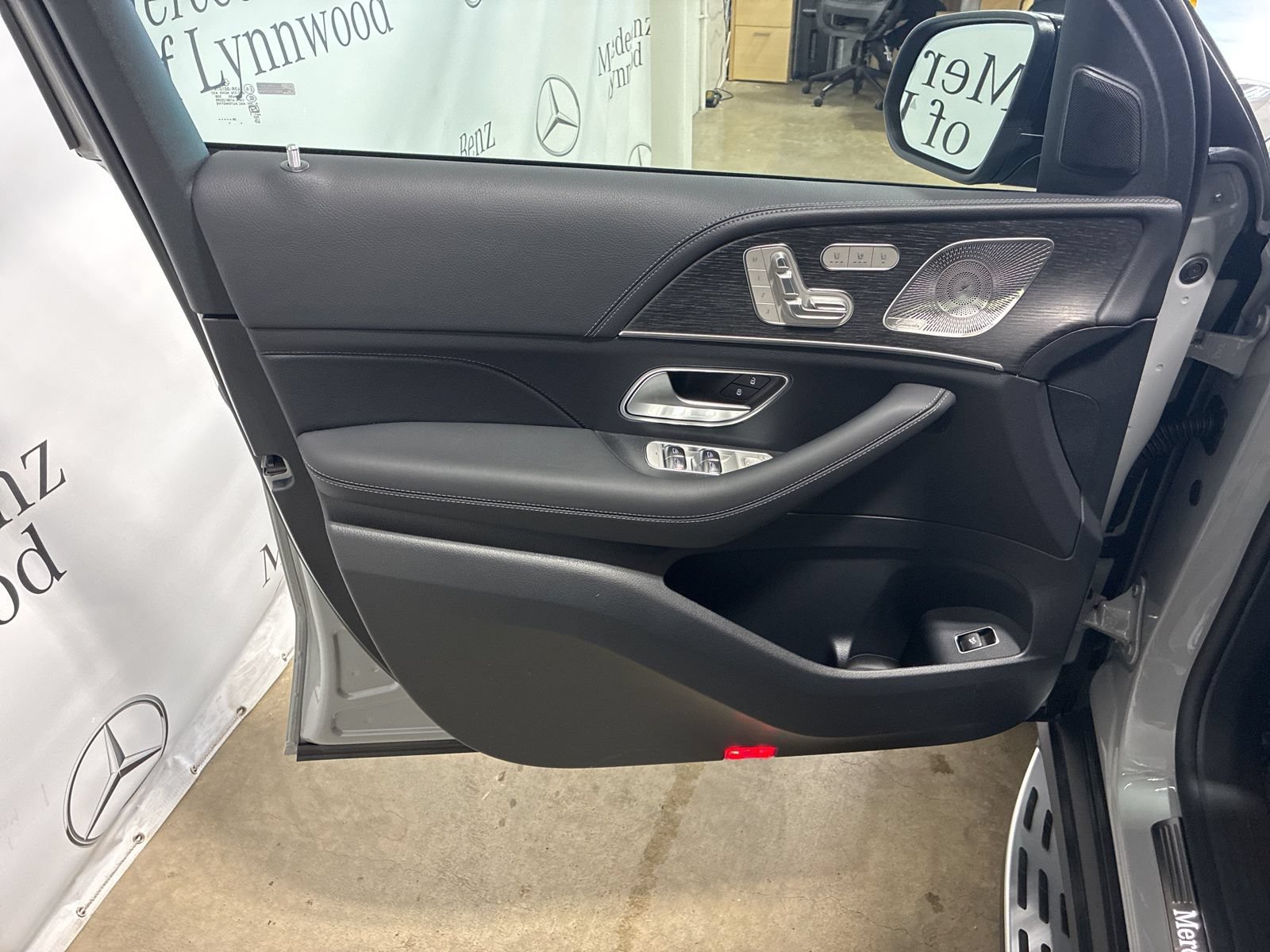New 2026 Mercedes-Benz GLE 580 4MATIC image 8