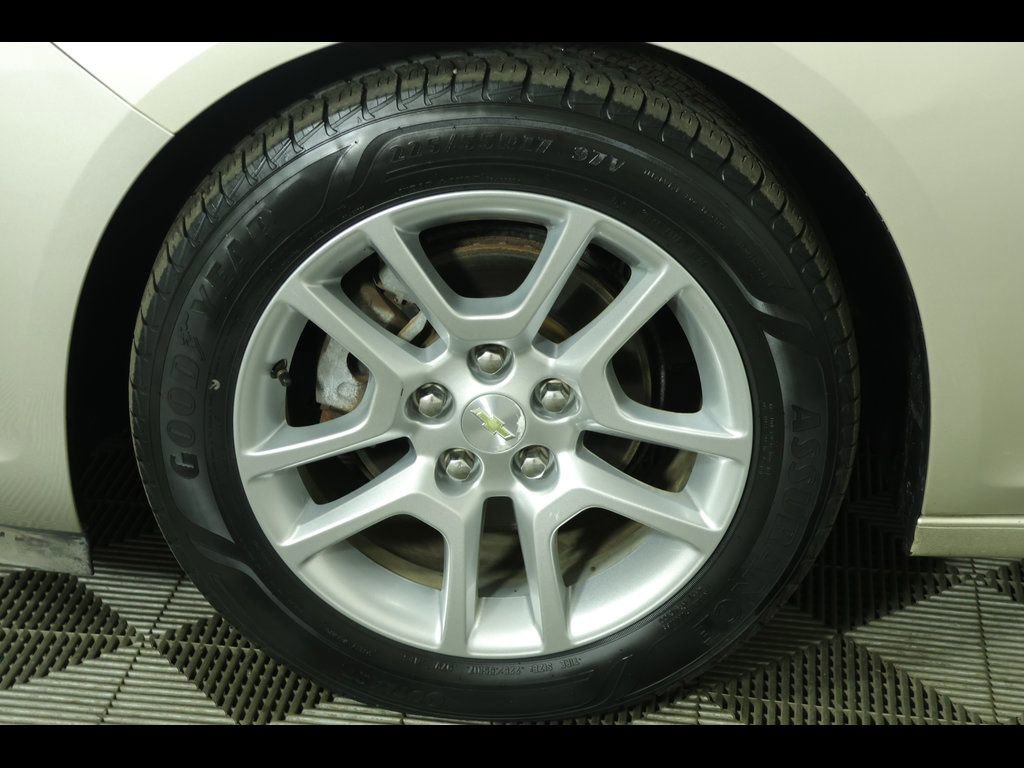 Used 2015 Chevrolet Malibu LT w/ Power Convenience Package FWD image 10