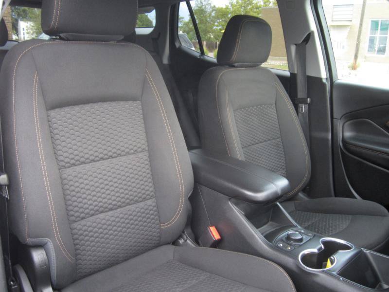 Used 2021 GMC Terrain SLE w/ Driver Convenience Package FWD image 15