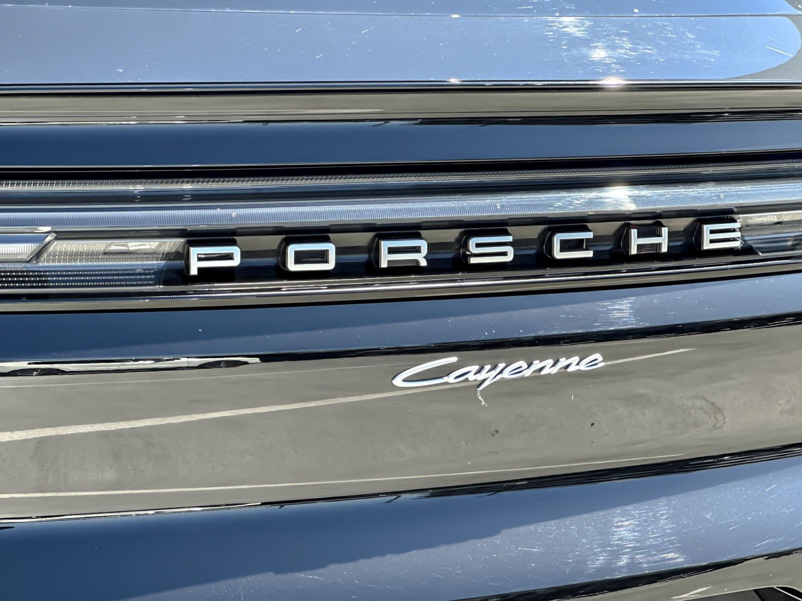 Certified 2025 Porsche Cayenne Coupe AWD/4WD image 26