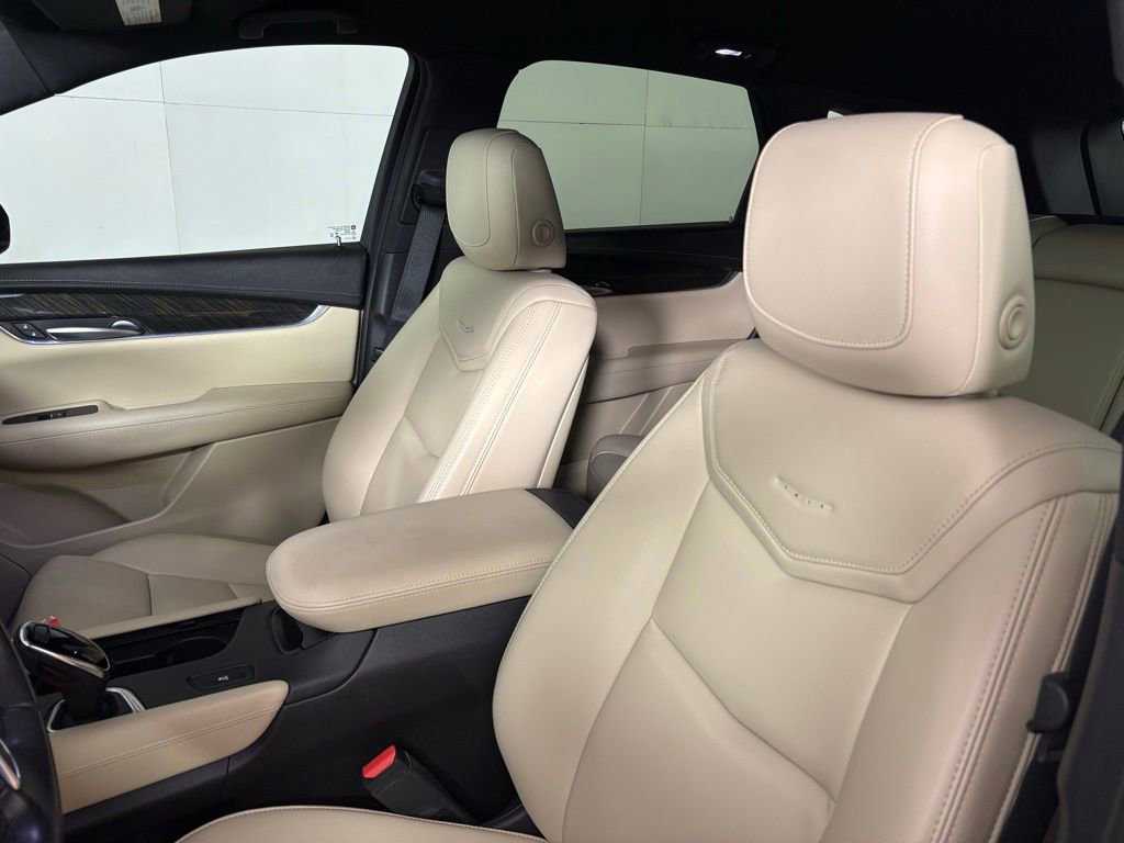 Used 2018 Cadillac XT5 FWD image 17