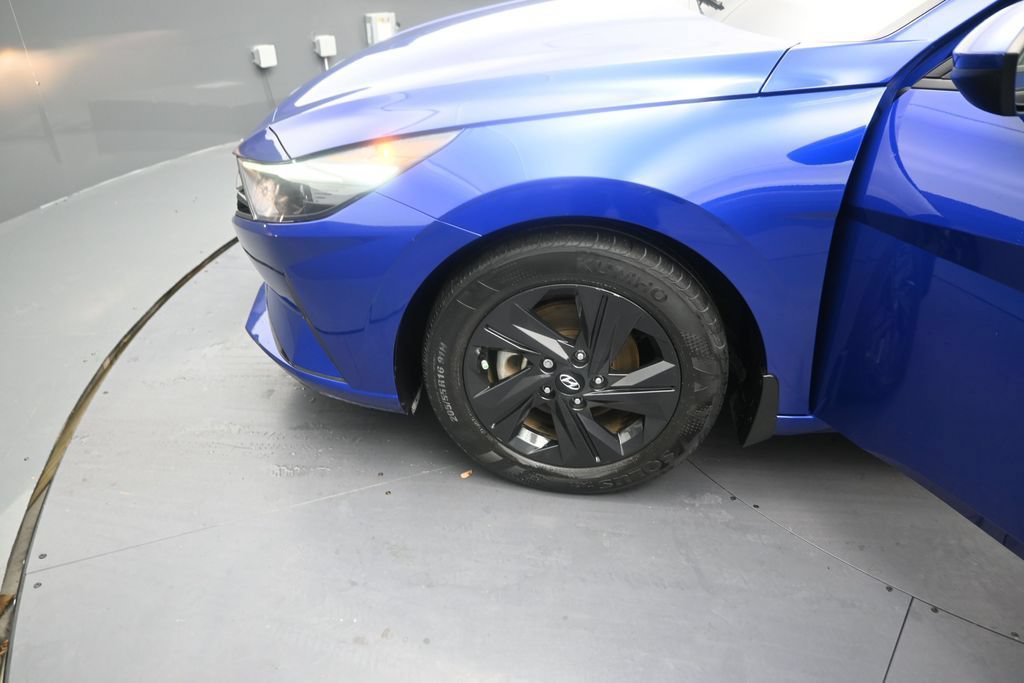 Used 2023 Hyundai Elantra SEL FWD image 12