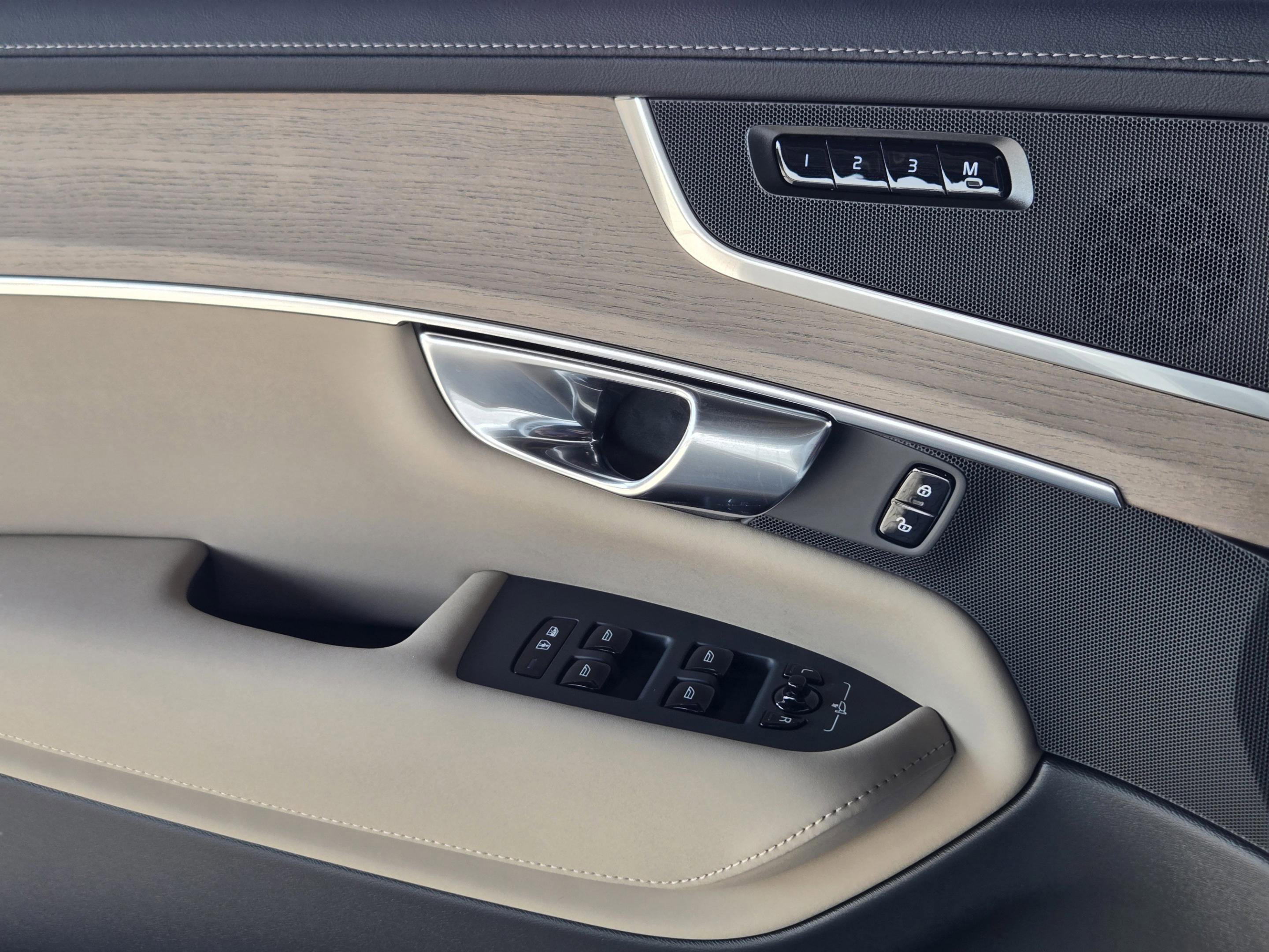 New 2026 Volvo XC90 B6 Plus AWD/4WD image 18